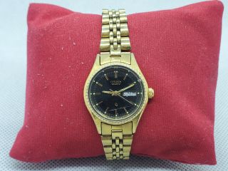 Vintage Ladies Citizen Quartz Gold Tone 6000 - 072952 Day Date Watch Running