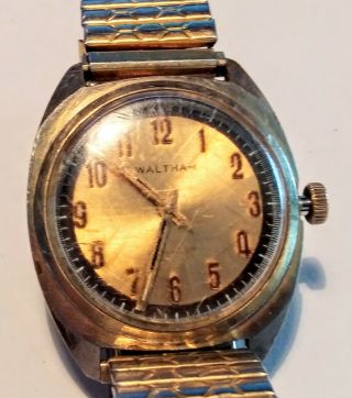 Mens Vintage Waltham 17 Jewel Wristwatch.  Runs.  Parts / Repair.  927