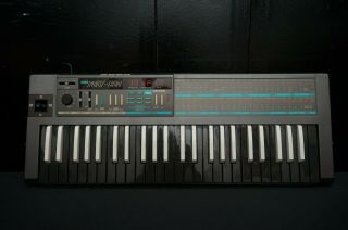 Korg Poly - 800 Polyphonic Vintage Synthesiser & Sequencer W/ Rare Reverse Keys