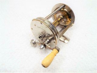 Shakespeare Service 23042 Vintage Bait Casting Fishing Reel Collectibles
