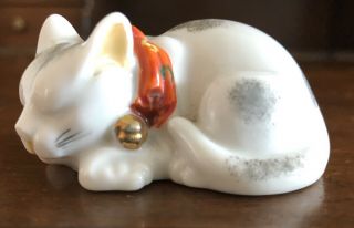 2 " Antique Kutani Kosen Japanese Porcelain Sleeping Cat Nemuri Neko