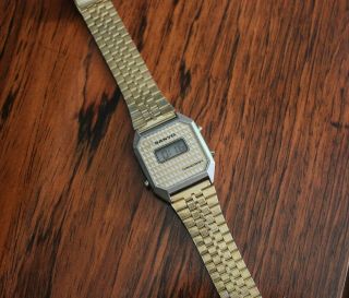 Rare vintage Sanyo retro slim dress digital watch 3
