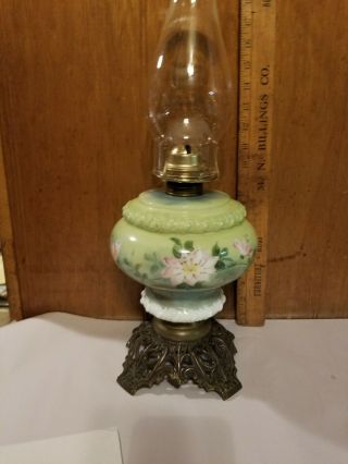 antique kerosene oil lamp in wonderful no chips 3