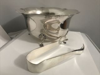 Vintage Wm Rogers 437 Silver Plated Scalloped Edge Footed Serving Bowl & Tongs