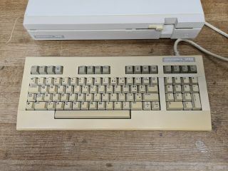 Commodore 128D (DCR) PAL in Rare Machine Metal Case 4
