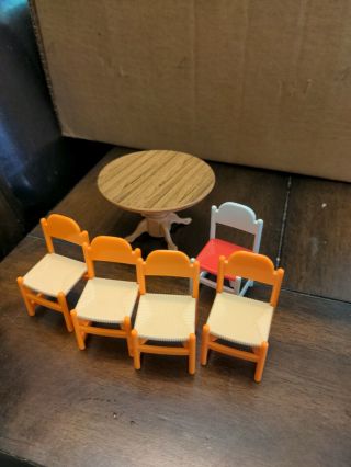 Vintage Tomy Smaller Homes Dollhouse Furniture Kitchen Dining Table And 5 Chairs
