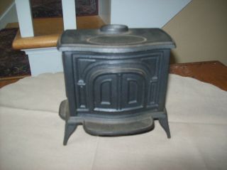 Vintage Rare Mistake Vermont Casting Defiant Cast Iron Wood Stove Coin Bank 3