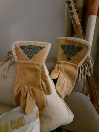 Vintage Native American Beaded Buckskin Gauntlet Gloves