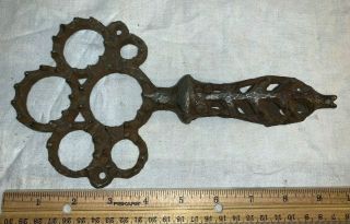 Antique Rare Hand Held Cast Iron 6 Hole Corn Sheller Farm Seed Tool Tipper Old