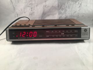 Vintage Ge General Electric 7 - 4636d Am/fm Radio Alarm Clock Wood Grain