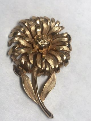 Vintage Crown Trifari Chrysanthemum Flower Brooch / Pin Gold Tone Rare
