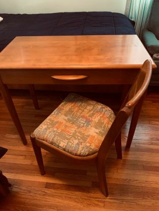 Rare Small Heywood Wakefield Maple Desk And Chair Pick Up Only