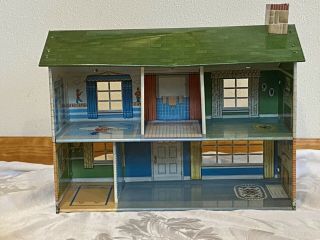 Vintage 1950s Marx Metal Tin Litho Dollhouse With Unmarked Plastic Furniture 3