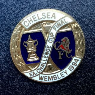 Very Rare 1994 Chelsea F.  A Challenge Cup Final Badge