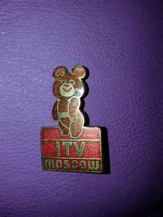 Official Itv Moscow Mishka Bear Olympic Games 1980 Vintage Pin Badge Rare