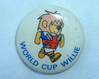 Rare England 1966 Football World Cup Willie Button Badge