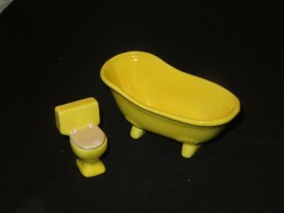 Vintage Dollhouse Furniture Bathroom Tub Toilet Yellow (v234)