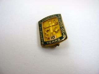Rare Vintage Collectible Pin: St.  Vincent 