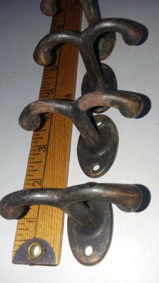 4 Atq/vtg Cast Iron/brass 3 1/2 " Wall Mounted Double Hook Rusty/rustic Primitive