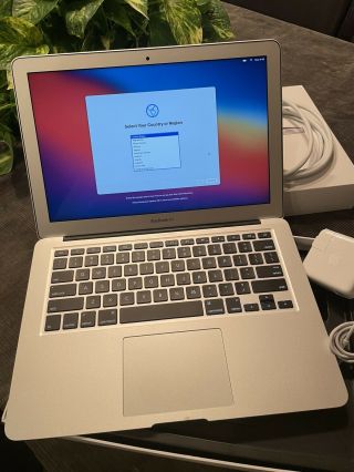 2017 macbook air 13 256gb 8gb Core i5,  upgraded to MacOS Big Sur,  rarely 3
