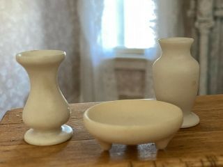 Vintage Miniature Dollhouse 1:12 Group Creamy White Bisque Footed Bowl & Vases