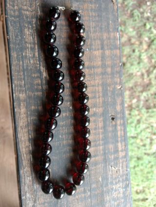 Rare Vintage dark cherry amber bakelite necklace 17inches 51grams 4
