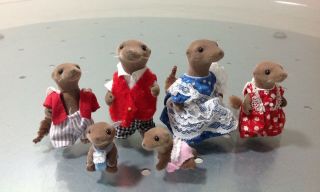 Sylvanian Families Vintage Van Dyke Otter Family Figures With Twin Babies