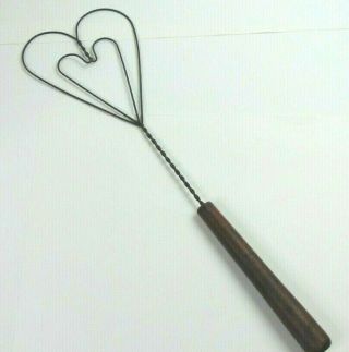 Vintage Wooden Handle Twisted Wire Rug Beater Heart Shaped 23.  5 " L