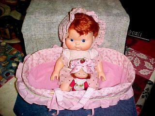 Vintage 1982 Strawberry Shortcake Baby Doll Blow A Kiss W/baby & Cradle