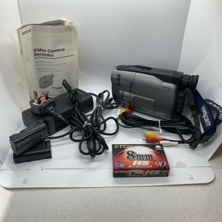 Rare Sony Handycam Video Hi8 Analog Pal Ccd - Trv61e 30x Digital Zoom Camcorder