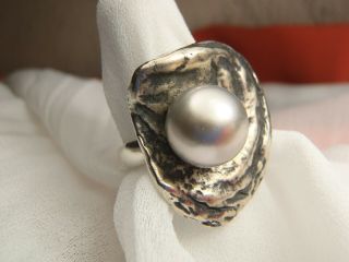 James Avery 10mm Pearl On The Half Shell Retired Ring 13.  6 Grams Size 6 Rare
