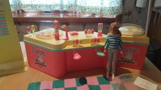 Vintage 1986 Barbie Ice Cream Shoppe (nearly Complete)