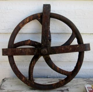 Vintage 10 - 3/4 Inch Cast Iron Well Wheel Pulley Barn Rustic Primive