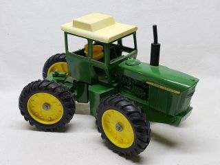 Vintage 1/16 scale Ertl John Deere 7520 without Air Cleaner Tractor 1 - Hole RARE 2
