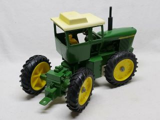 Vintage 1/16 scale Ertl John Deere 7520 without Air Cleaner Tractor 1 - Hole RARE 3