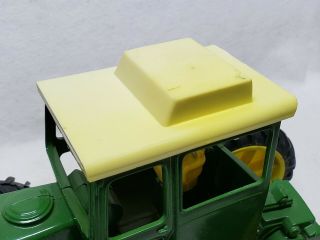 Vintage 1/16 scale Ertl John Deere 7520 without Air Cleaner Tractor 1 - Hole RARE 5