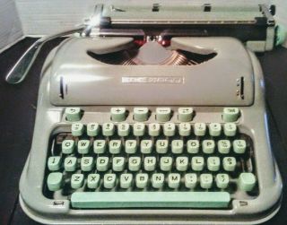 " Rare " Vintage 1963 Green Hermes 3000 Portable Typewriter.