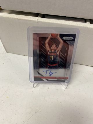 2018 - 19 Panini Prizm Trae Young Autograph Auto Rare Sp Rc Rookie - Hawks Read