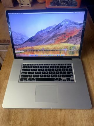 Apple Macbook Pro A1297 17” 2011 - Rare &