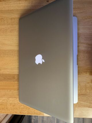 Apple MacBook Pro A1297 17” 2011 - RARE & 4