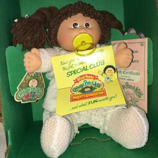 vintage 1985 cabbage patch doll,  with adoption papers 3