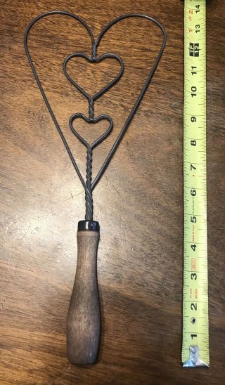 Vtg.  14” Twisted Wire Rug Beater With Wood Handle Heart Shaped
