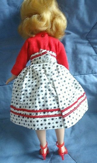 1950 ' s Vintage Vogue Jill Doll & 2 Outfits Vogue Tag Tops,  Skirt & Pants EVC 2