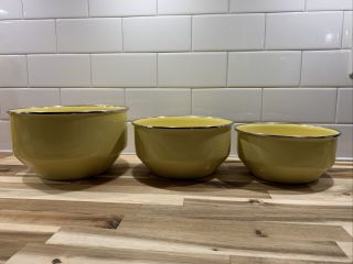Vintage Cond Mid Century Modern 3 Piece Yellow Enamel Nesting Mixing Bowls