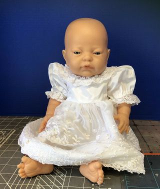 Berjusa Newborn Anatomically Correct Life Like Baby Doll Girl Vintage Blue Eyes
