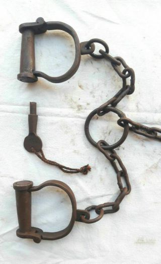Old Vintage Antique Strong Heavy Iron Long chain Rare Lock Handcuffs Collectible 2