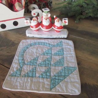 Vintage Green White Basket Table Doll Quilt Or Candle Mat 9 X 9