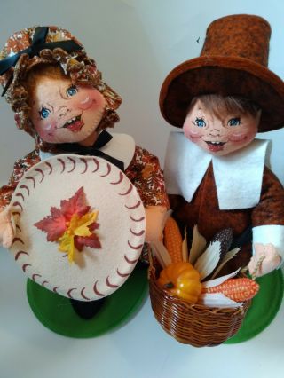 2 Vtg 1995 12 " Annalee Dolls Thanksgiving Pilgrim Girl And Boy W/ Pie And Basket