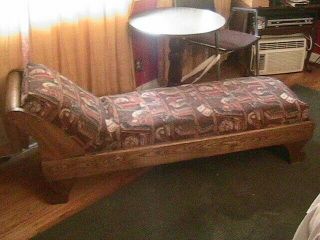 Antique Victoria Style Fainting Couch For Living Room Or Library