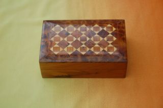 Burr Walnut Veneer Box With Marquetry Top